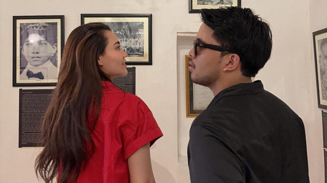 Postingan foto Aaliyah Massaid bareng Thariq Halilintar di Instagram