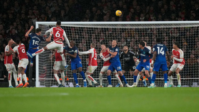 Duel Arsenal vs West Ham United