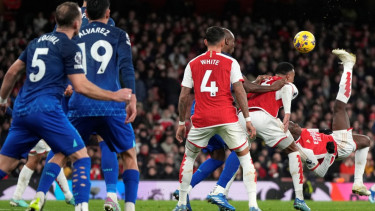 Duel Arsenal vs West Ham United