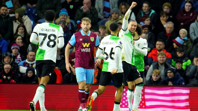 Pemain Liverpool, Darwin Nunez rayakan gol