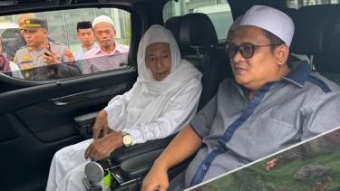 Habib Lutfi bin Yahya dan Khairul Umam (H Her) di Madura