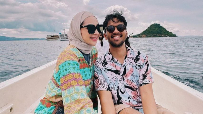 Ira Nandha dan Elmer Syaherman