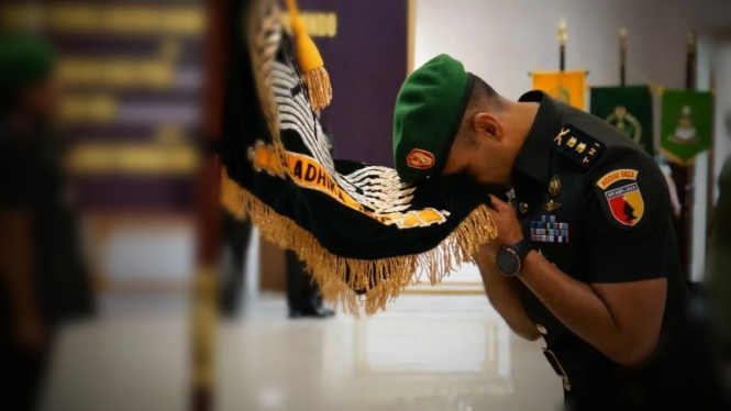 VIVA Militer: Sertijab Letkol Bayu Anjas Asmoro dan Letkol Alexander Arung Bua
