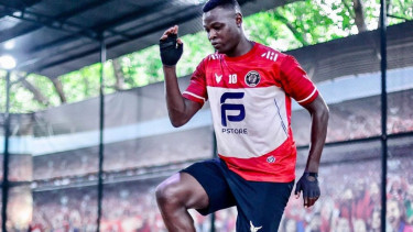 Bomber FC Bekasi City, Ezechiel N'Douassel