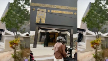 Viral Masjid Berbentuk Kabah di Jepara