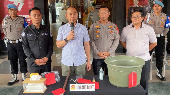 Polisi merilis kasus pembunuhan dan mutilasi di Malang, Jatim.