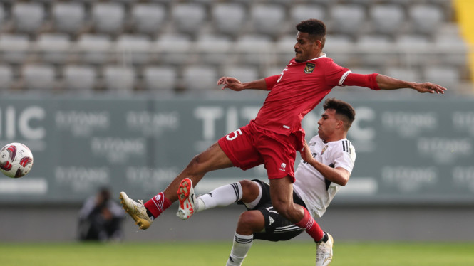 Gelandang Timnas Indonesia, Ricky Kambuaya saat melawan Libya