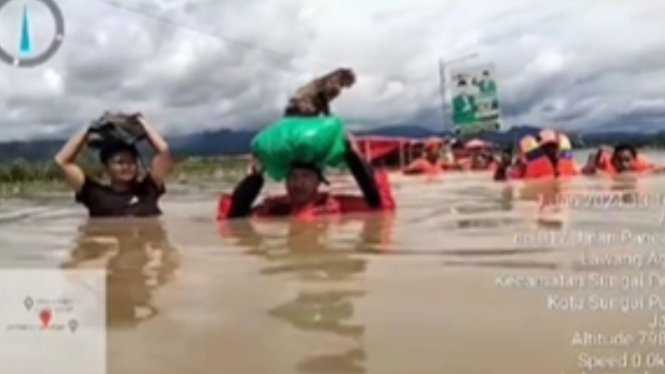 Viral Banjir Setinggi Dada Orang Dewasa di Jambi, 932 Rumah Warga Terendam