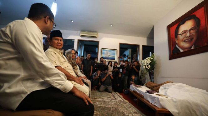 Prabowo melayat mendiang Rizal Ramli