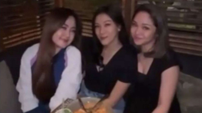 Foto terbaru diduga Bella Damaika, selingkuhan Elmer Syaherman