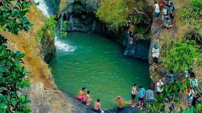 Curug Jeglong, Kendal, Jawa Tengah.