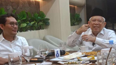 Wakil Presiden Ma’ruf Amin memberikan keterangan usai makan siang bersama dengan wartawan Istana Wakil Presiden, di kompleks Istana Wakil Presiden, Jakarta, Jumat, 5 Januari 2024.