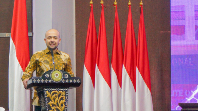 Akbar Himawan Buchari