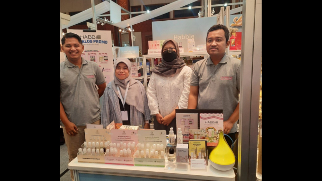 Brand bernama “Habbie” dengan produk andalan minyak telon