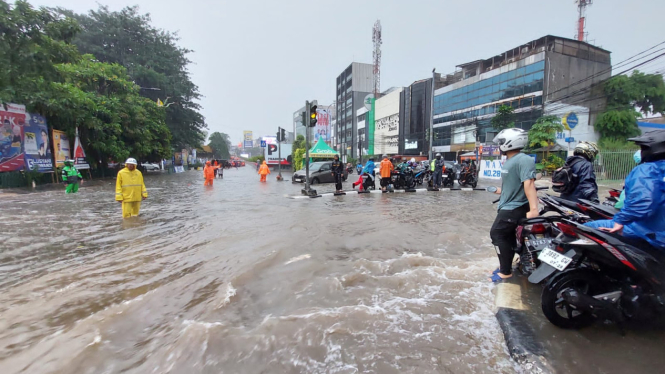 Banjir di Jalan Gandaria City, Kebayoran Lama, Jakarta Selatan