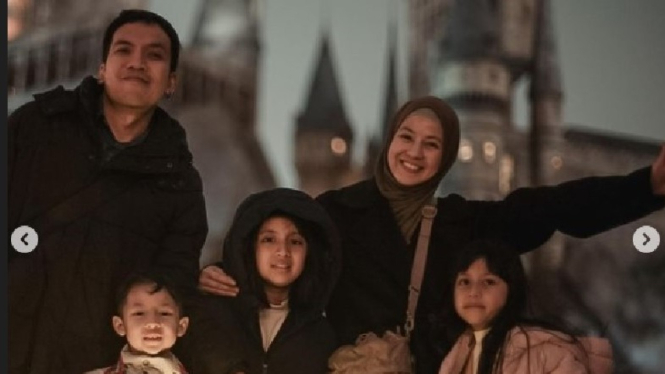 Desta dan Nathasa Rizky liburan bersama
