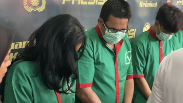 Ibra Azhari (tengah).
