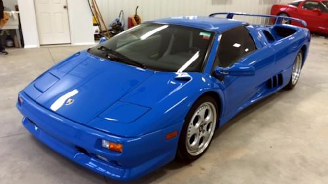 Lamborghini Diablo VT Roadster milik Donald Trump