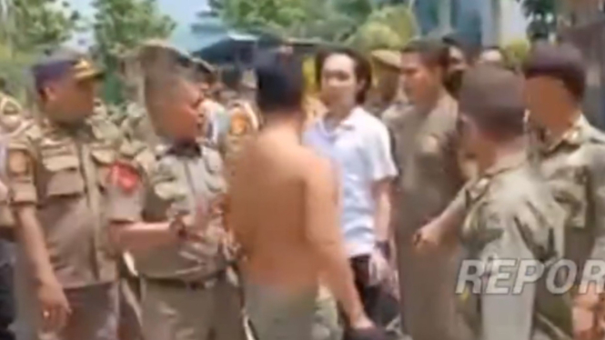 Viral Satpol PP di Sultra Buka Seragam Tantang Pendemo Berkelahi