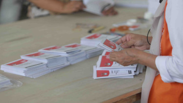 Penyortiran dan Pelipatan Surat Suara Pilpres Pemilu 2024