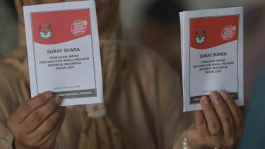 Penyortiran dan Pelipatan Surat Suara Pilpres Pemilu 2024. (Foto ilustrasi)