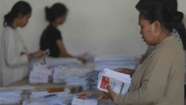 Penyortiran dan Pelipatan Surat Suara Pilpres Pemilu 2024