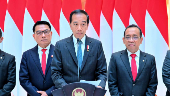 Presiden Jokowi saat akan memulai rangkaian kunjungan ke tiga negara di Asia Tenggara (ASEAN), yaitu Filipina, Vietnam, dan Brunei Darussalam.