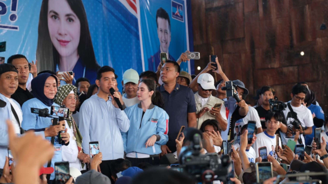 Gibran Rakabuming Raka  menghadiri Senam Gemoy Bersama Gibran di Banyuwangi