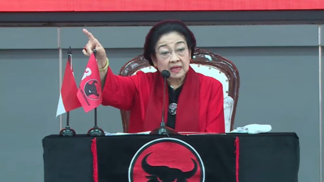 Ketua Umum DPP PDIP Megawati Soekarnoputri di Lenteng Agung, Jaksel.