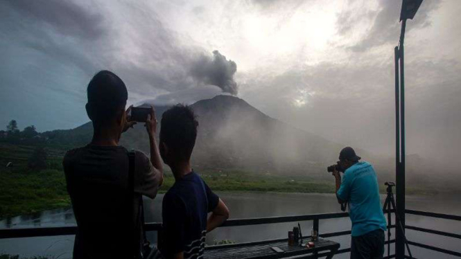 Gunung Marapi, Sumbar.