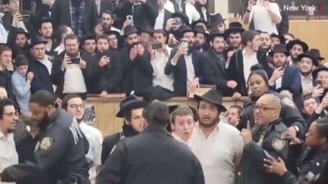 Pengikut Sekte Yahudi Hasidic Gali Terowongan di New York