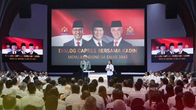 Capres nomor urut 3 Ganjar Pranowo di acara Dialog Kadin