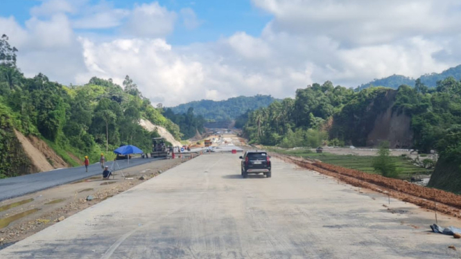 Jalan tol Padang-Sicincin
