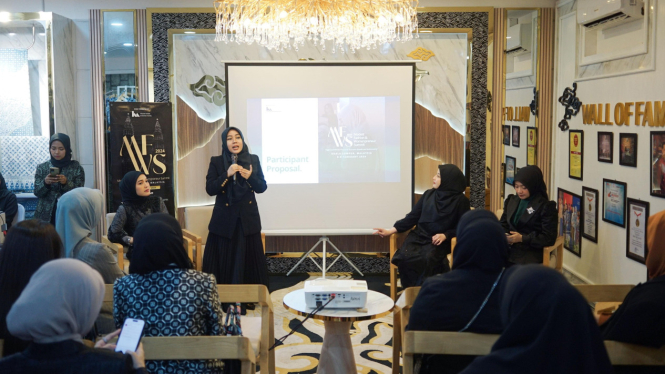CEO Kreasi Mode International, Ayu May Fakih