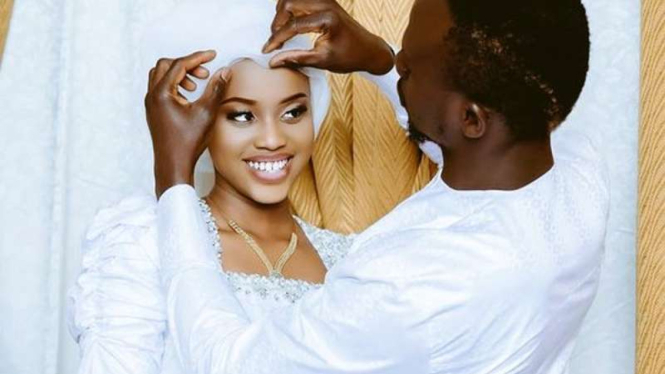 Sadio Mane dan istrinya Aisha Tamba