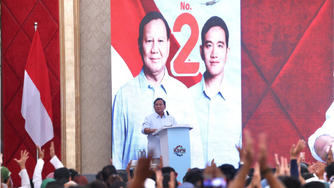 Prabowo Subianto di hadapan massa Konfederasi Serikat Pekerja Nusantara (KSPN)