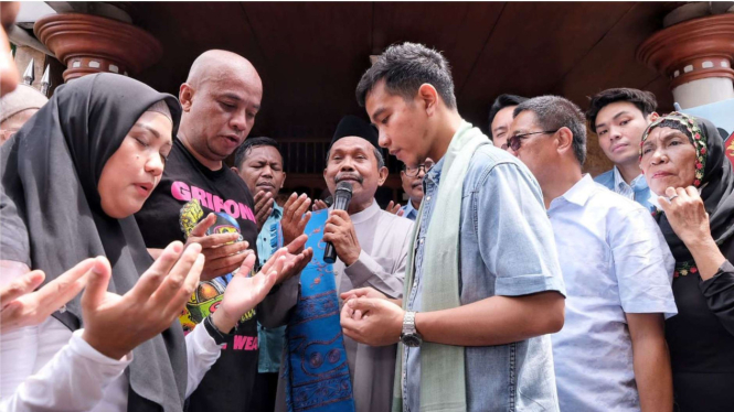 Gibran Rakabuming Raka Blusukan ke Gang-gang di Warakas