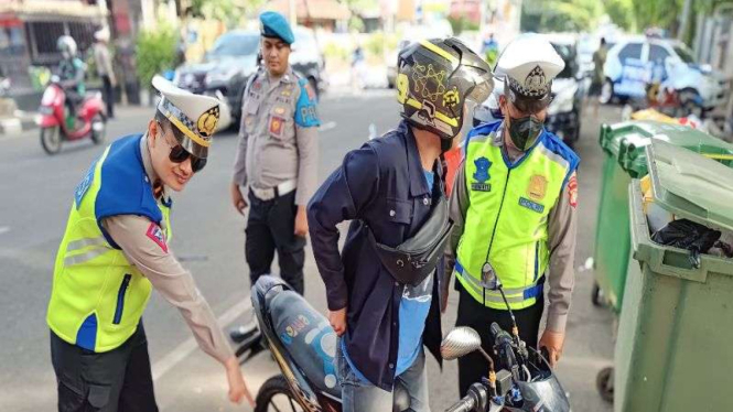 Razia knalpot brong di Tangerang.