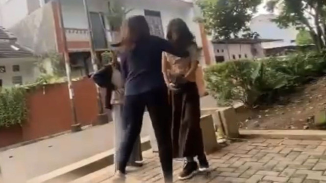 Aksi perundungan atau bullying terhadap siswi SMA di Ciputat Tangerang Selatan