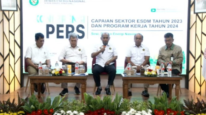 Konferensi Pers Capaian Tahun 2023 dan Program Kerja Tahun 2024 Dewan Energi Nasional