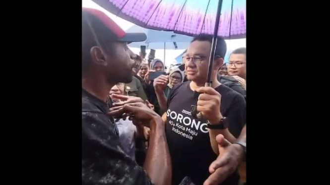 Capres Anies Baswedan dicegat pemuda di Sorong, Papua Barat