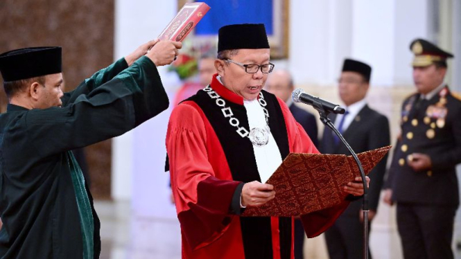 Politikus PPP Arsul Sani dilantik jadi hakim konstitusi.