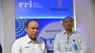 Menkominfo Budi Arie Setiadi (kiri).