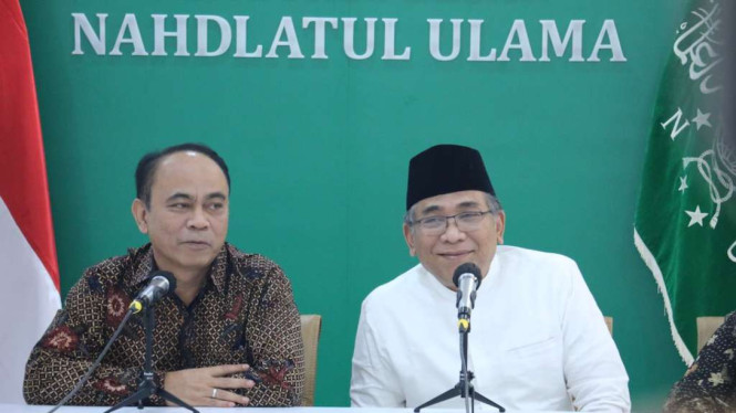Ketua Umum NU Yahya Cholil Staquf saat menerima kunjungan Menteri Komunikasi dan Informatika Budi Arie Setiadi di Gedung PB NU, Jalan Kramat Raya 164, Jakarta, Kamis, 18 Januari 2024.