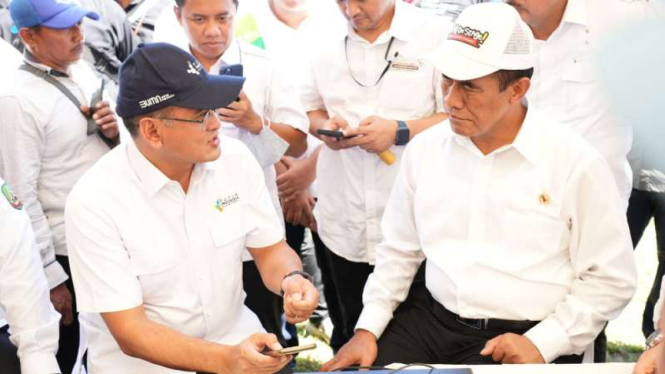 Mentan Amran Sulaiman dan Direktur Utama Pupuk Indonesia, Rahmad Pribadi.