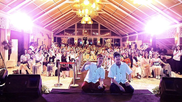 Aktor Thailand, Boun Noppanut Guntachai dan Prem Warut Chawallitrujiwong.