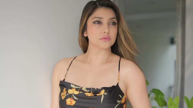Sarah Azhari.