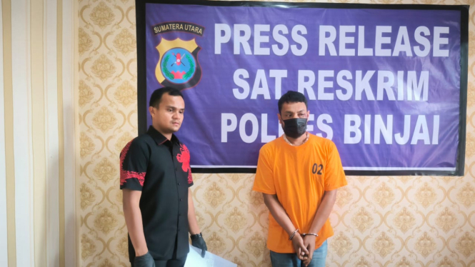 Terduga pelaku pencabulan saat diamankan petugas kepolisian.(istimewa/VIVA)