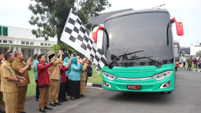 Pj Gubernur Lepas Ratusan Relawan Gerakan Sumut Mengajar