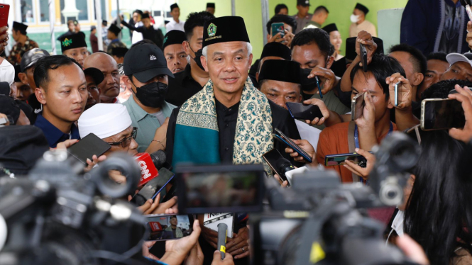 Ganjar berkunjung ke Pondok Pesantren Roudlotussholihin, Lampung Selatan
